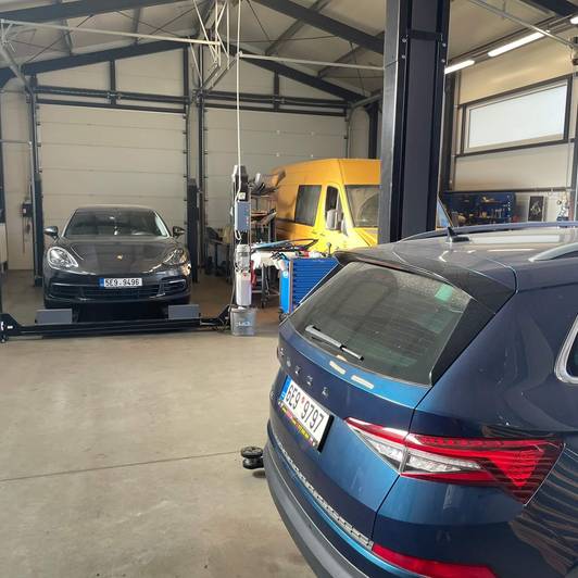 Areál firmy AUTO ESO - fotka